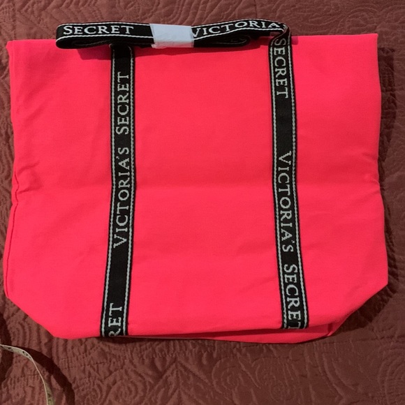 NWT Victoria’s Secret Cooler Tote Bag - Picture 3 of 5